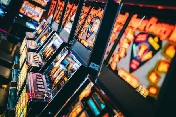 bintang138 platform interface showing sportsbook and live-dealer options